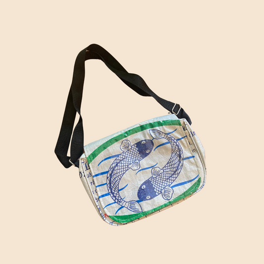 Medium Messenger Bag